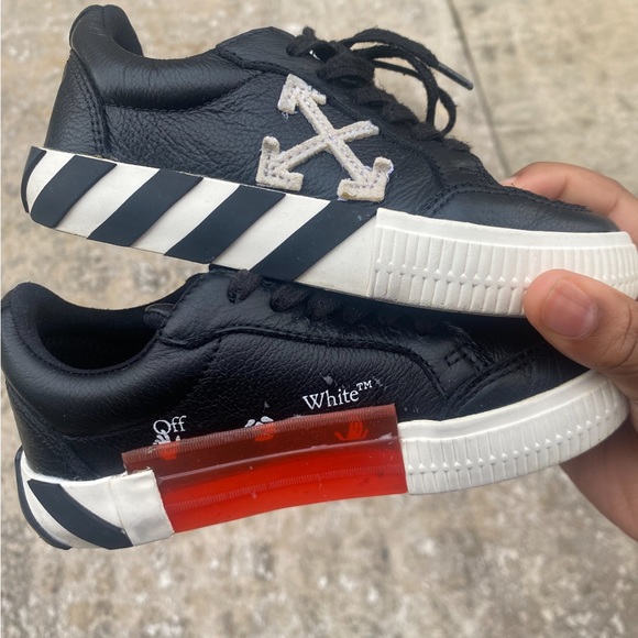 Too Small - Picture 3 of 4